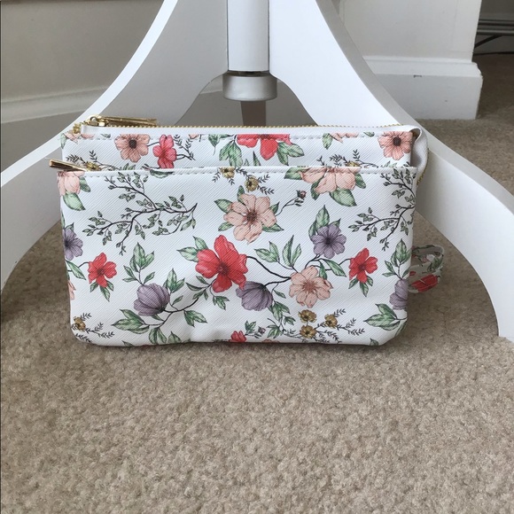 Apt. 9 Blocking Double Entry Crossbody Wallet - Picture 2 of 6